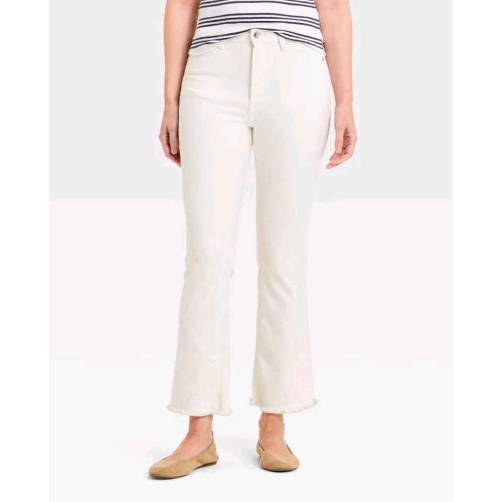 Women's Universal thread High-rise kick flare jeans size 10 white